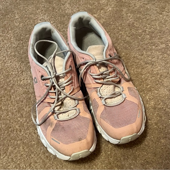 On Running Cloud 5 Rose Shell Running Shoes Size 8 Women's - Picture 3 of 7